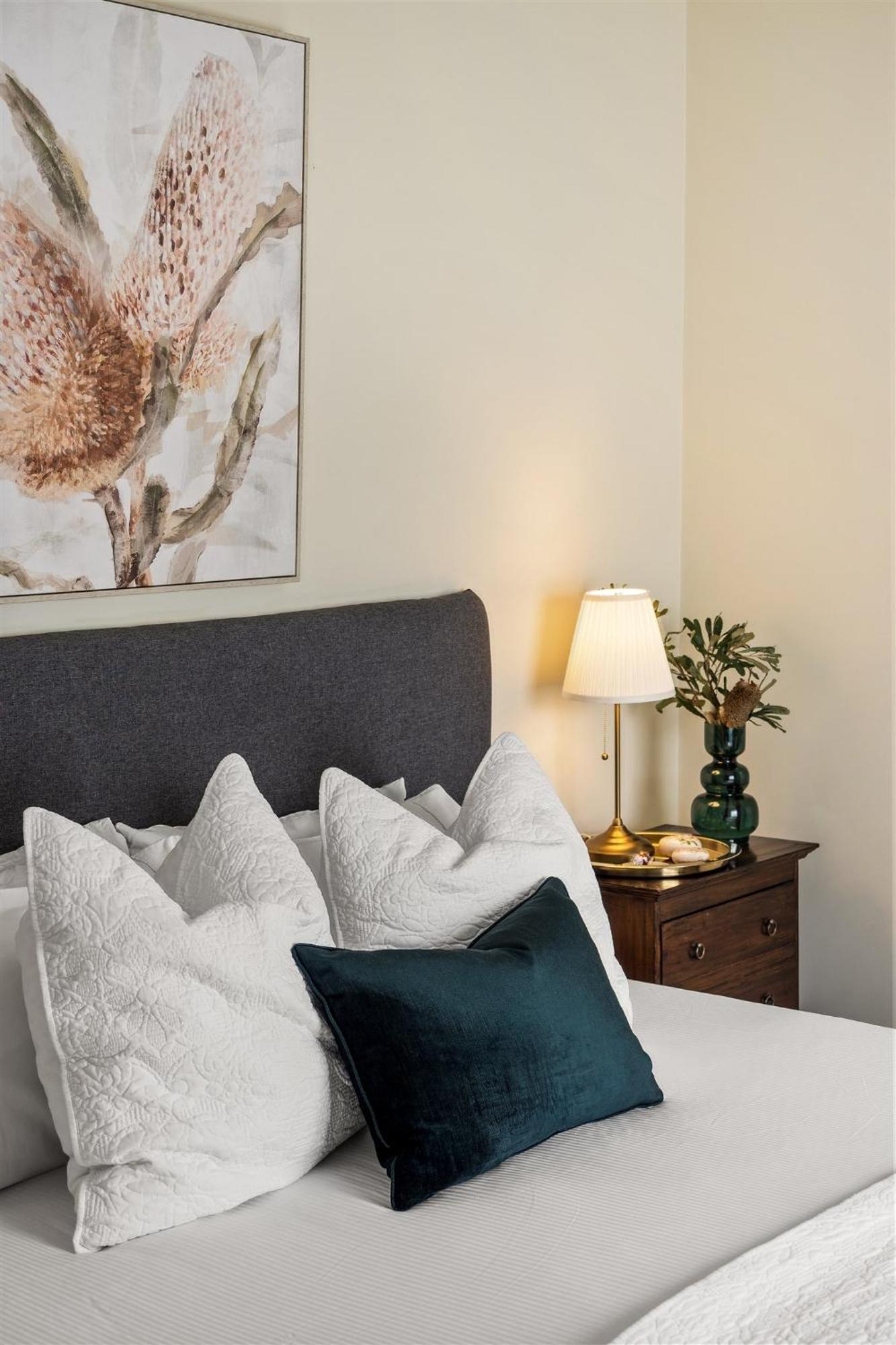Summer King Room