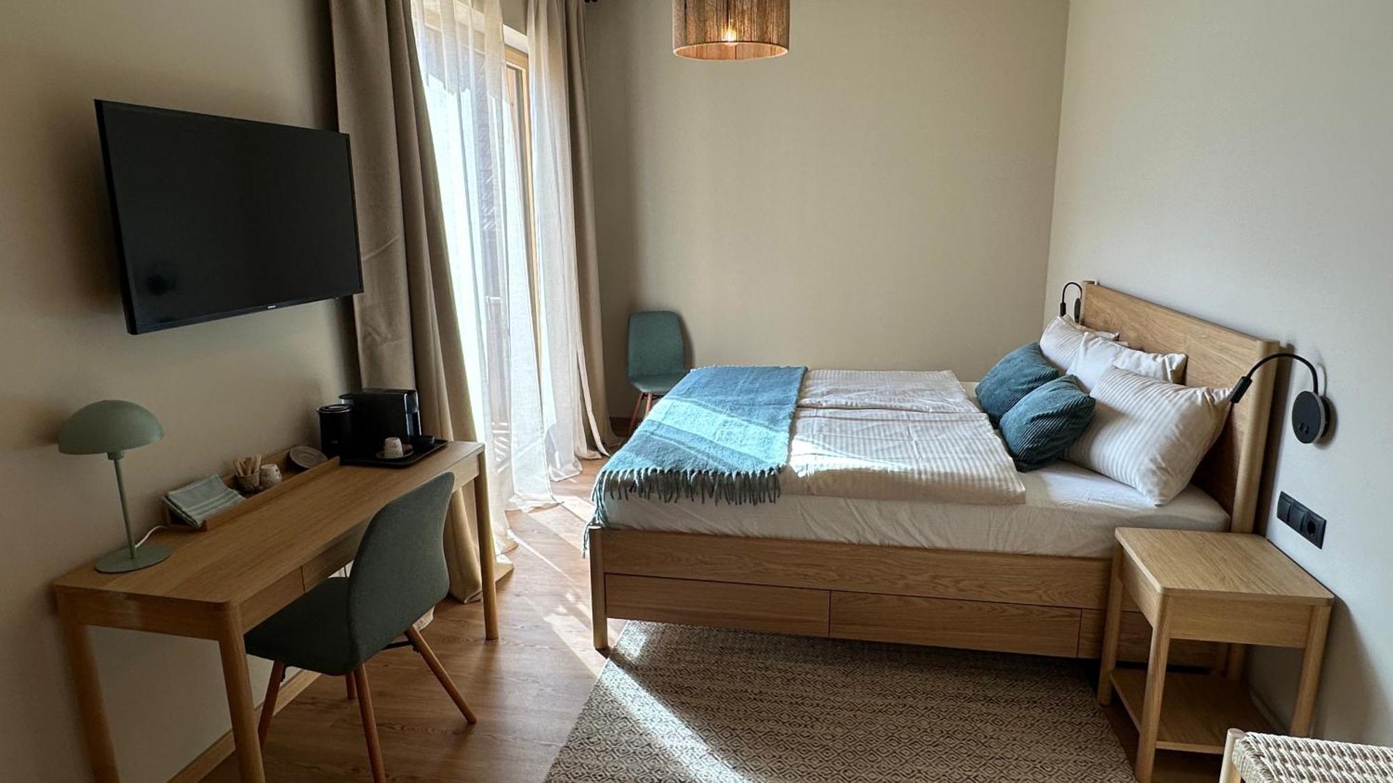 Doppelzimmer mit Gartenblick