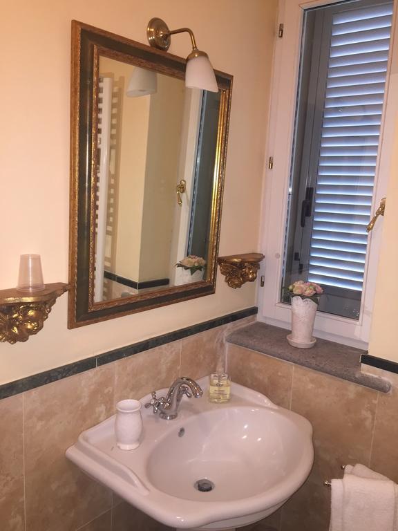 Camera Matrimoniale con Bagno Privato