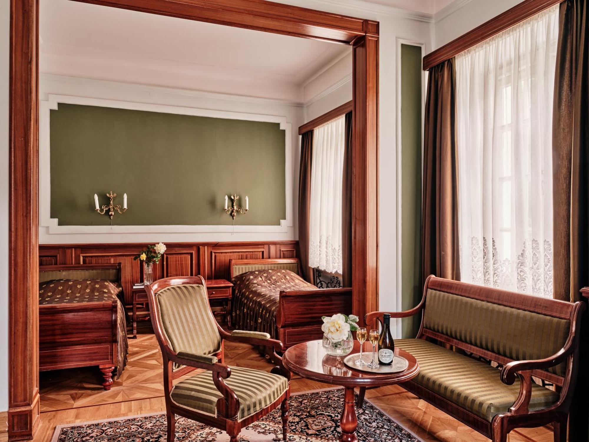 Twin Room,1717044426:JPEG