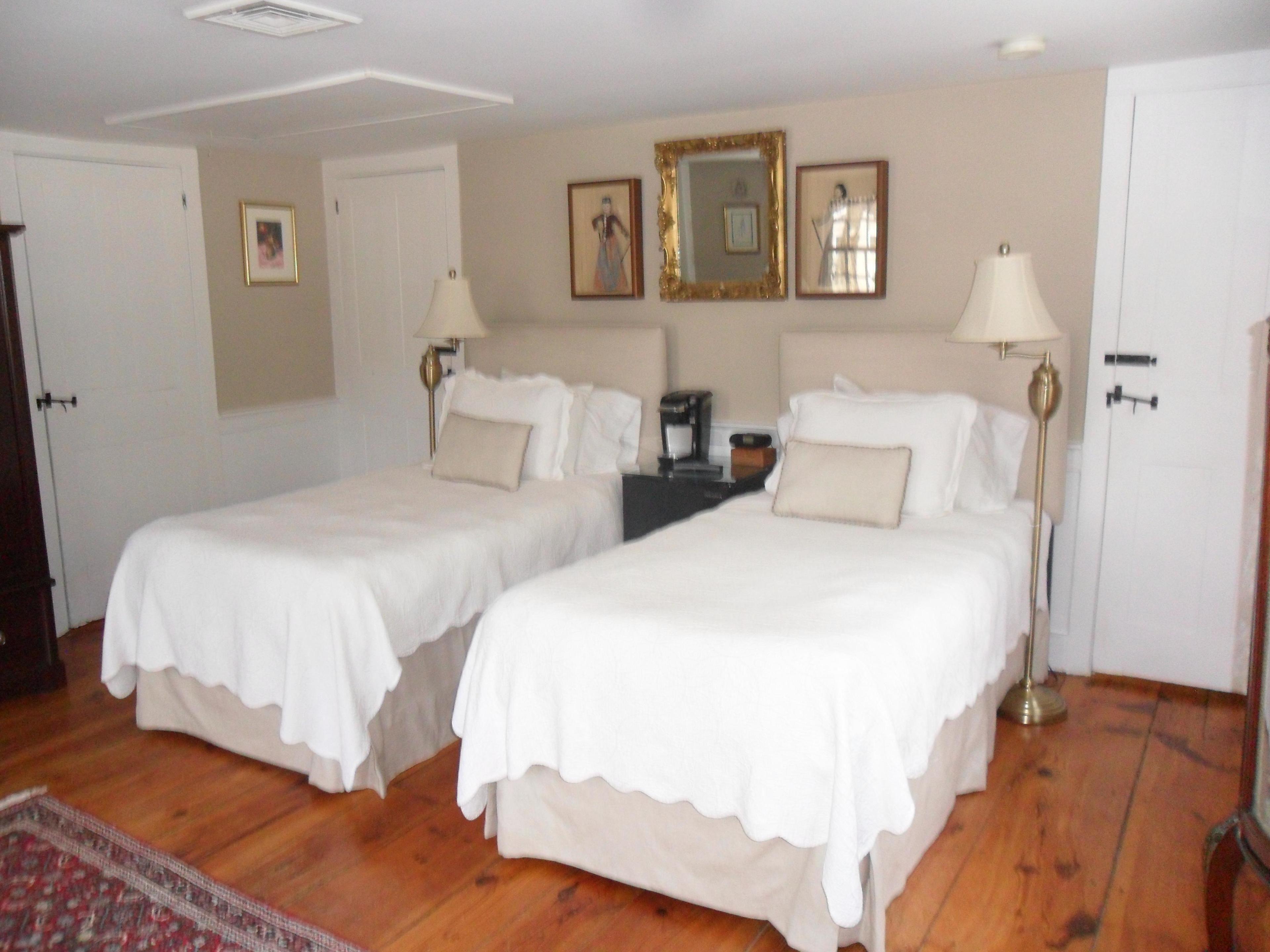 Quadruple Room with Bath
