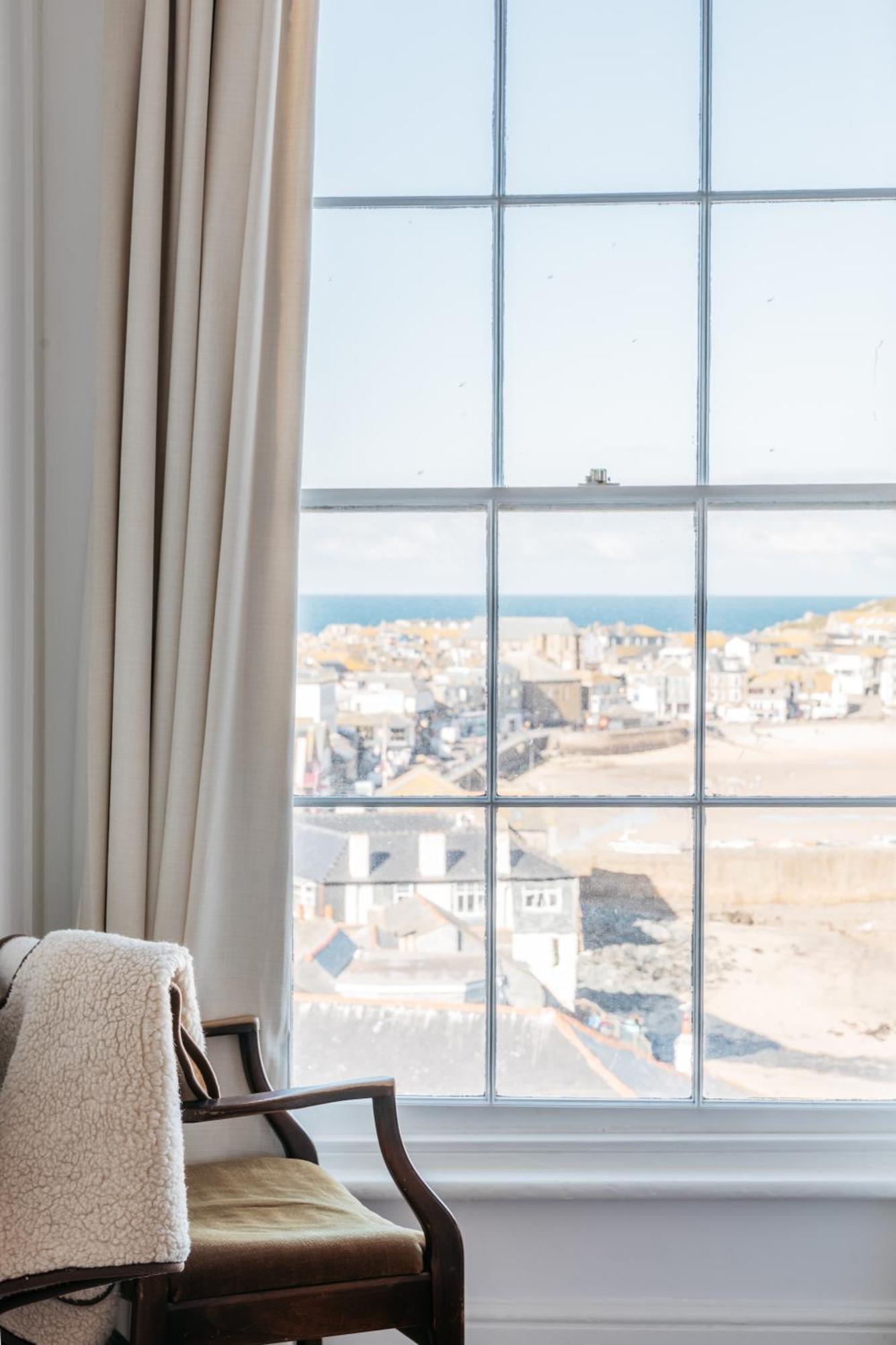 Room 3: Twin with Harbour View