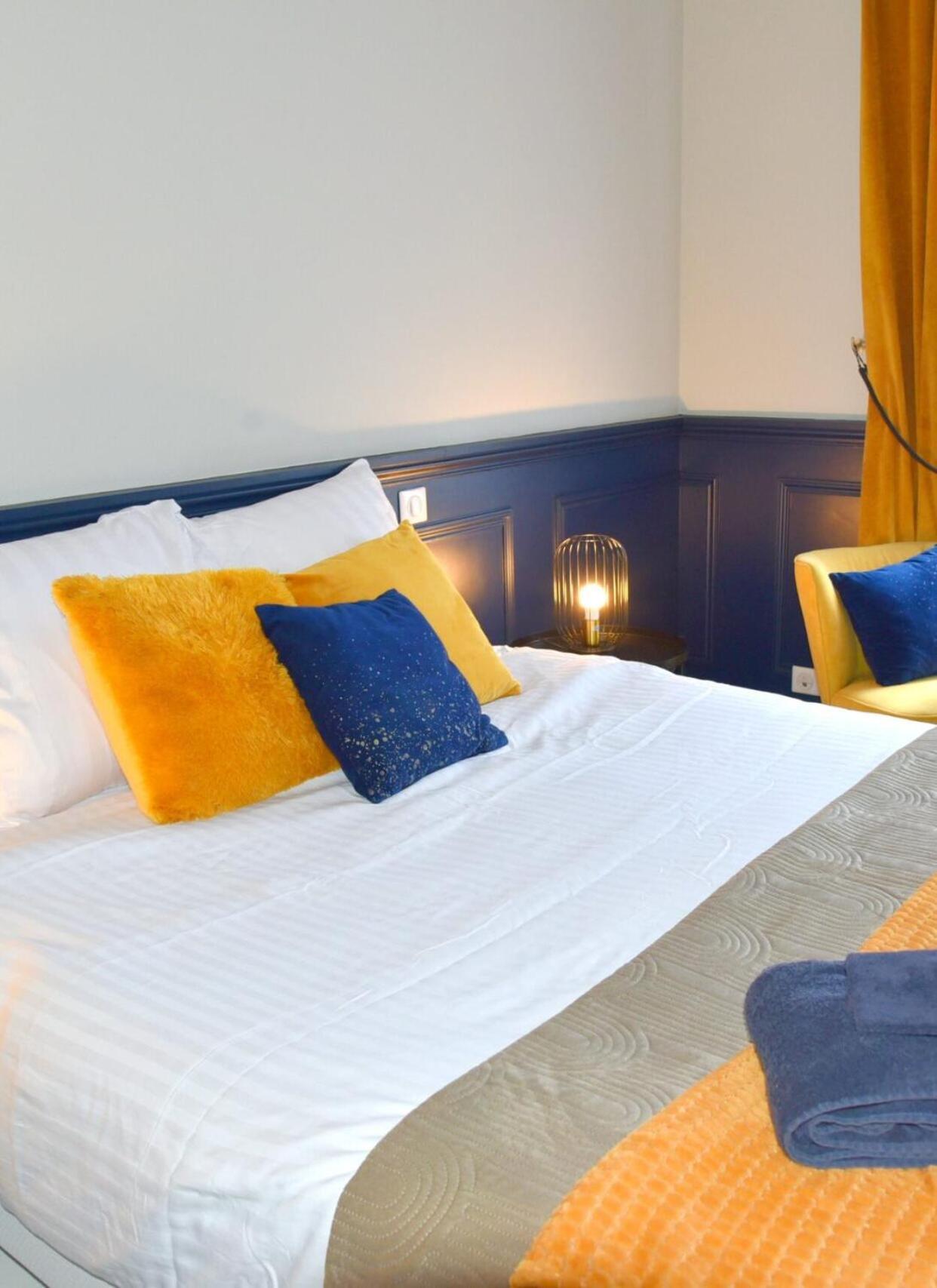 Chambre Double ou Lits Jumeaux avec Salle de Bains Privative
