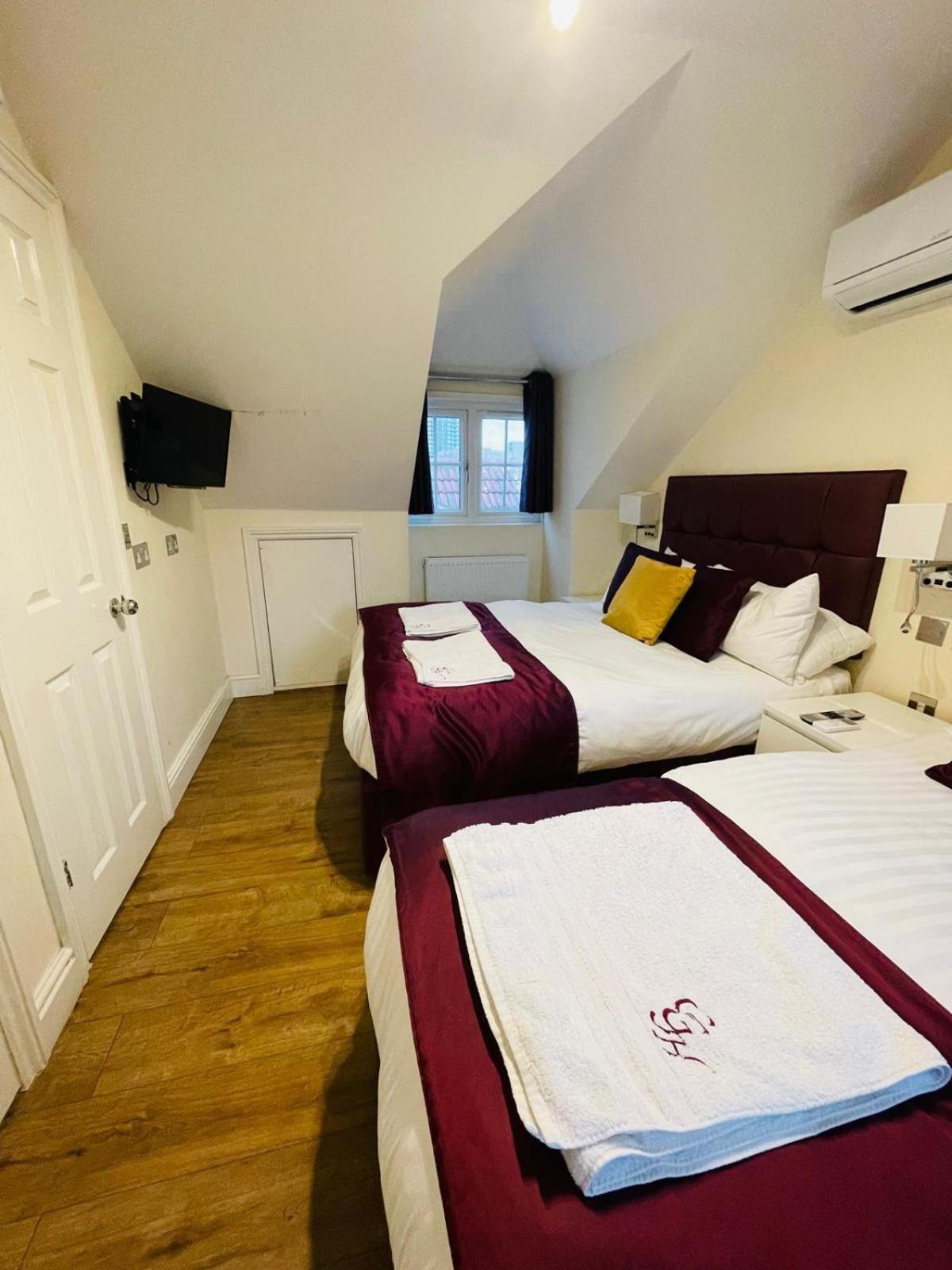 Deluxe Triple Room