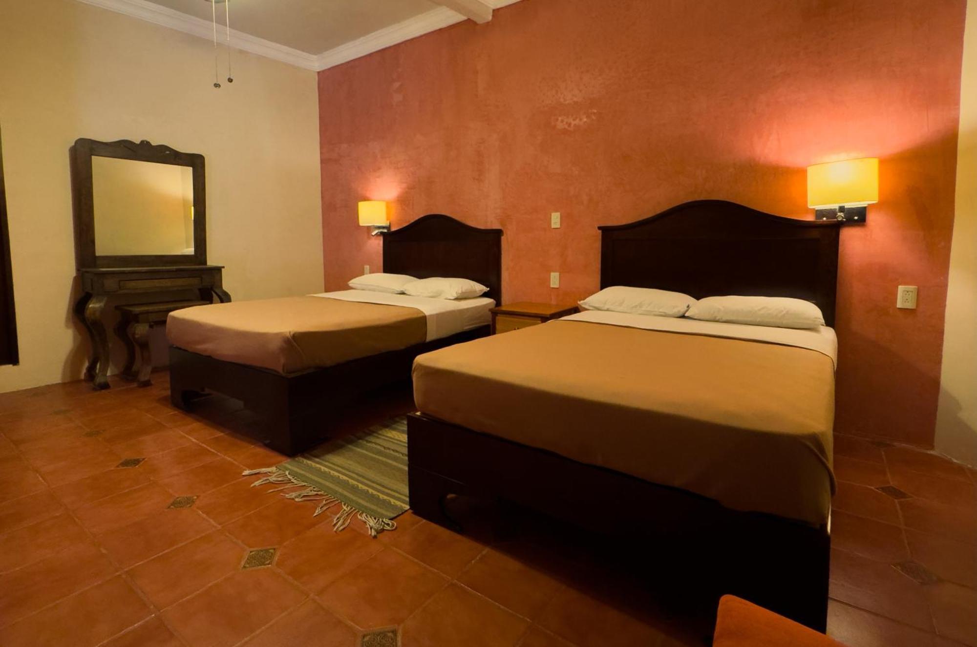 Deluxe Double Room (1 adult + 1 child)