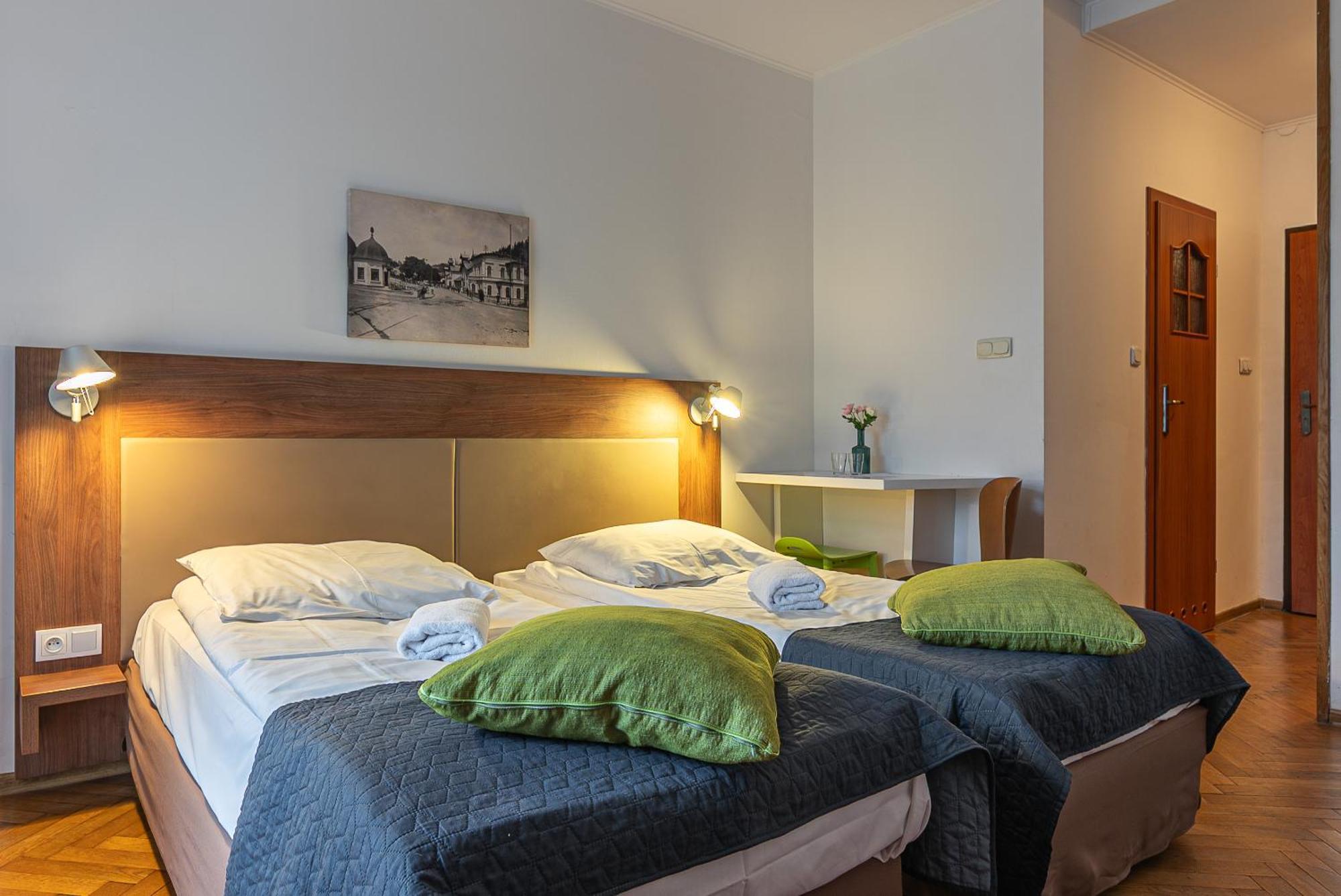 Großes Zweibettzimmer