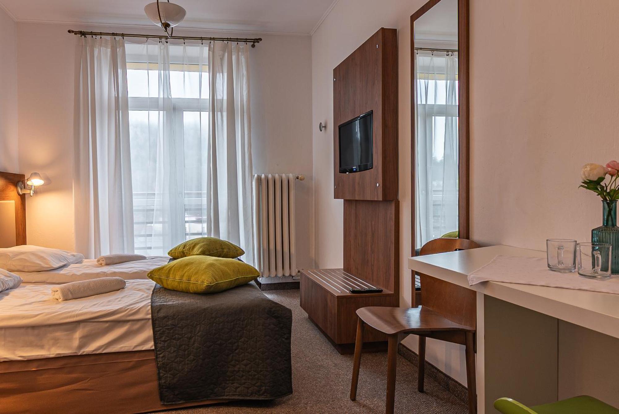 Kleines Zweibettzimmer