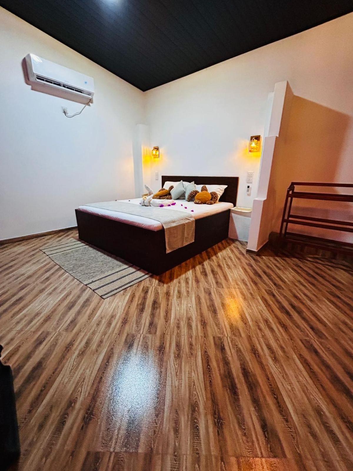 Deluxe Double Room Side Sea View