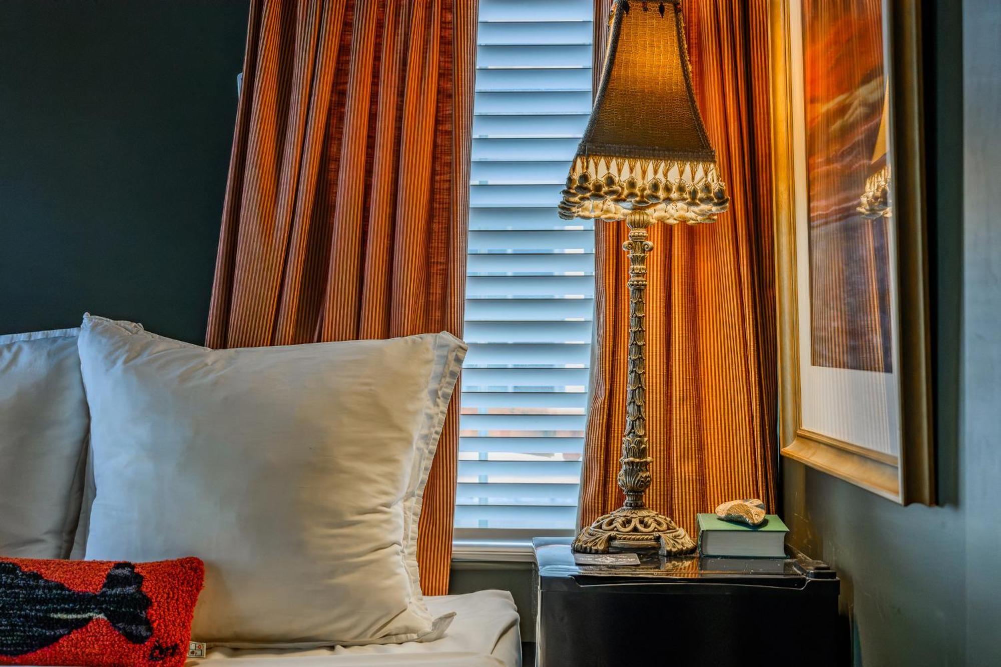 Queen Room,1744539400:JPEG