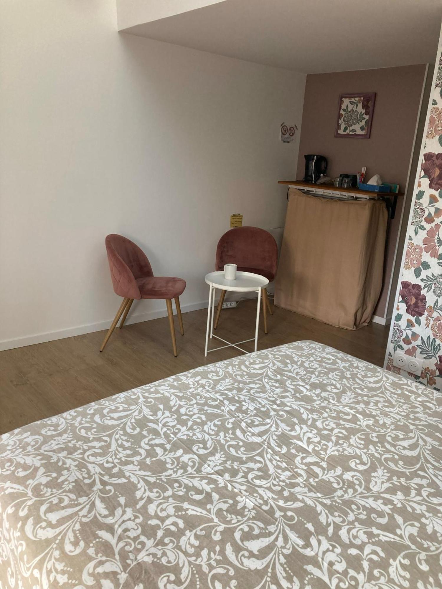 Double Room Private Bathroom
