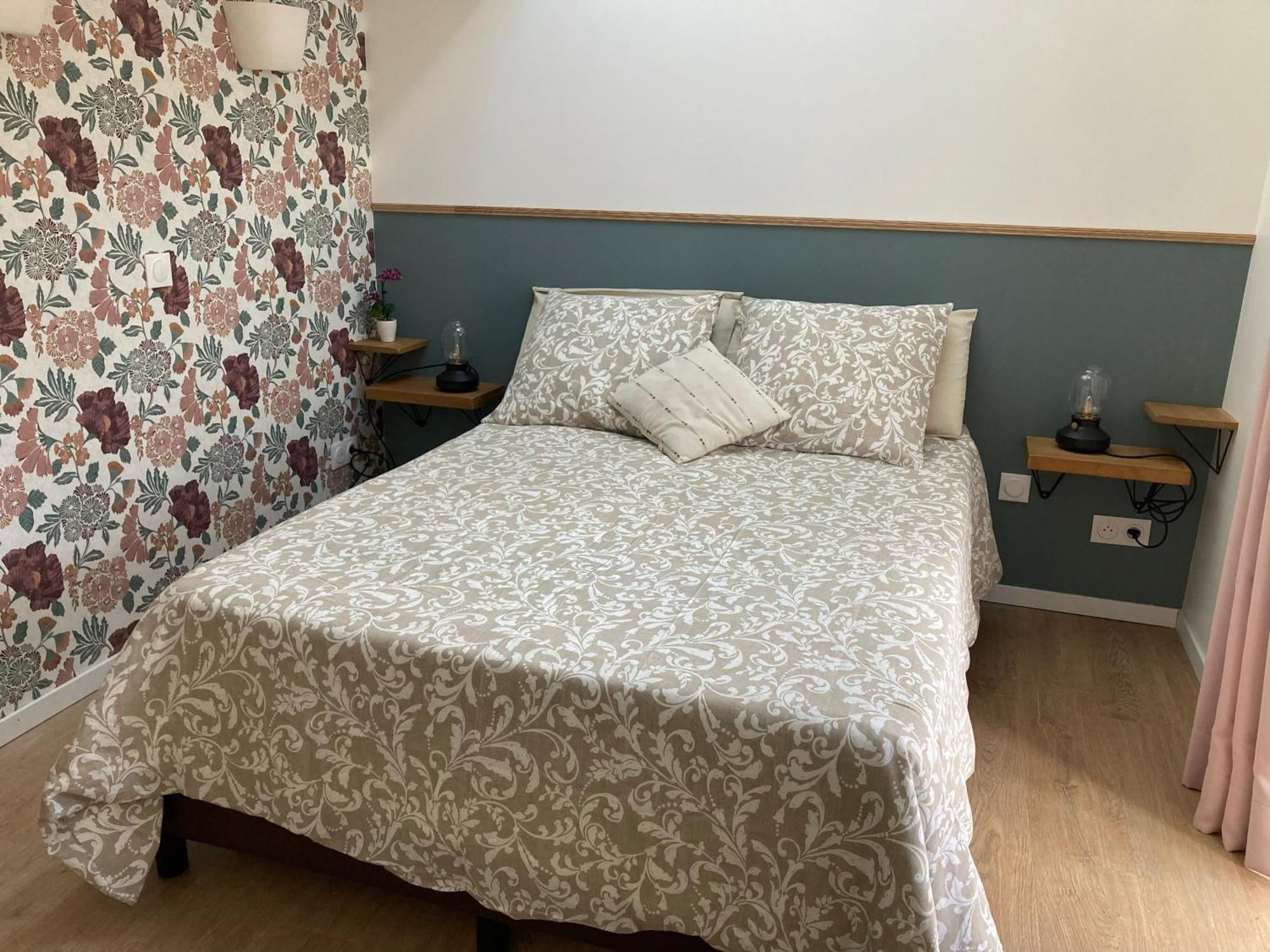 Double Room Private Bathroom