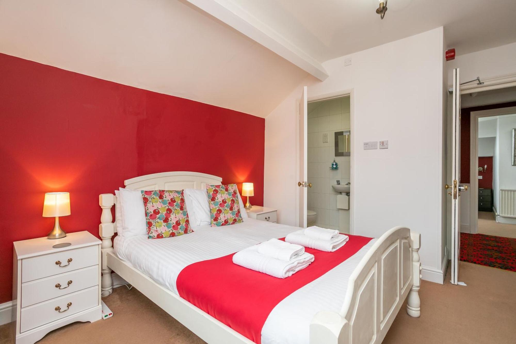 Double Room with Private Bathroom,1747050912:JPEG