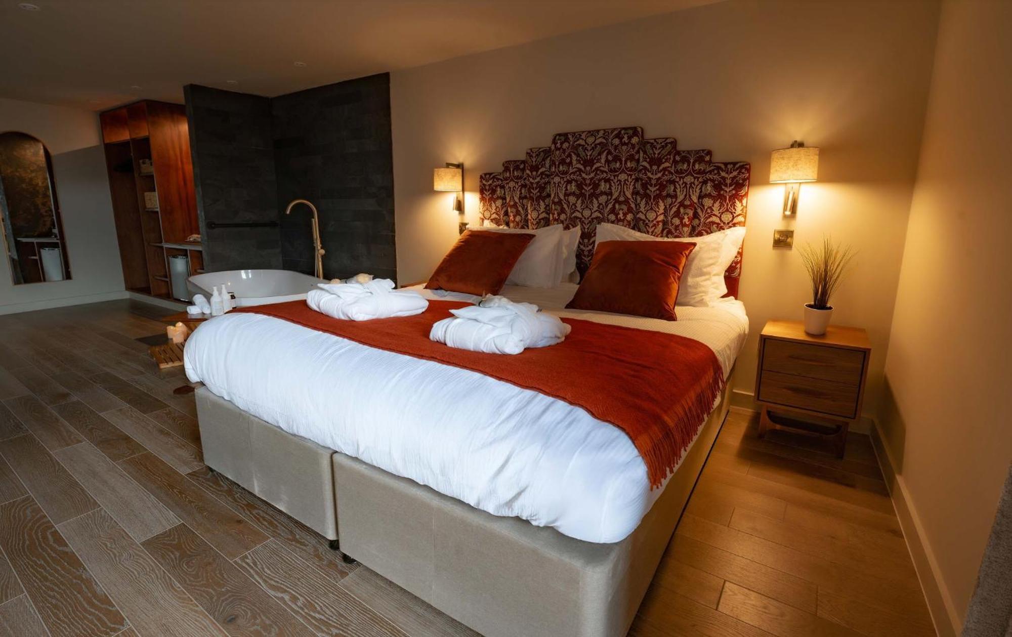 Superior King Room,1750815410:JPEG