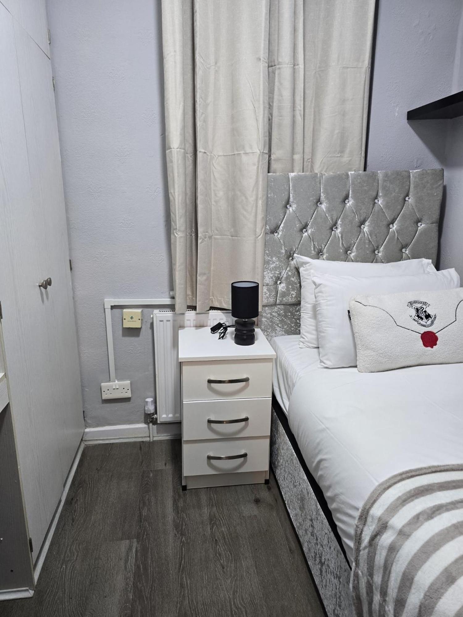 Single Room with Shared Bathroom