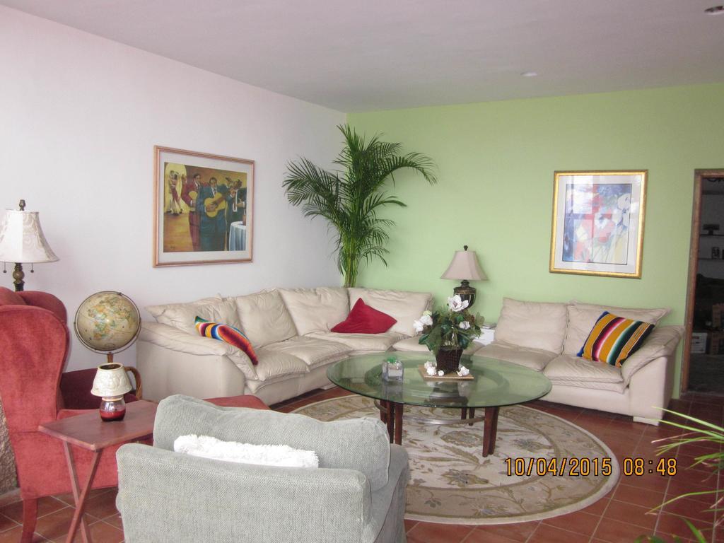 LEMON YELLOW,175388112:JPEG