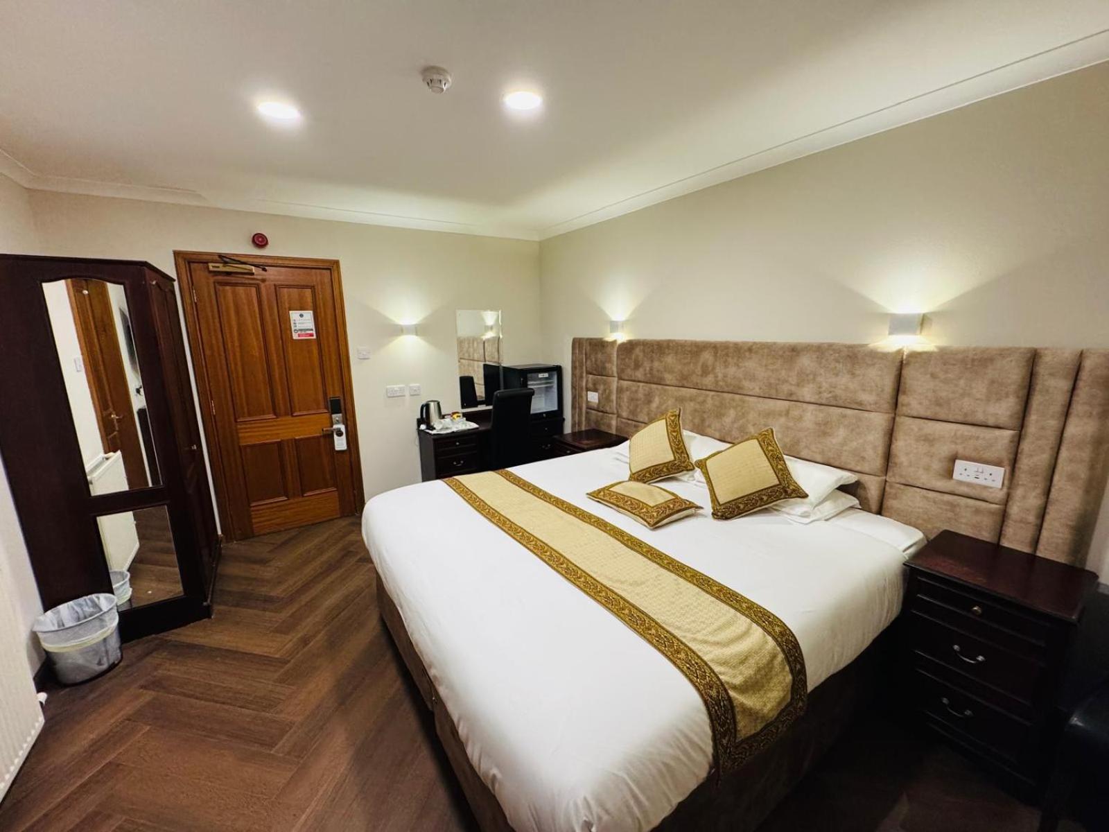 Standard King Room,1758432541:JPEG