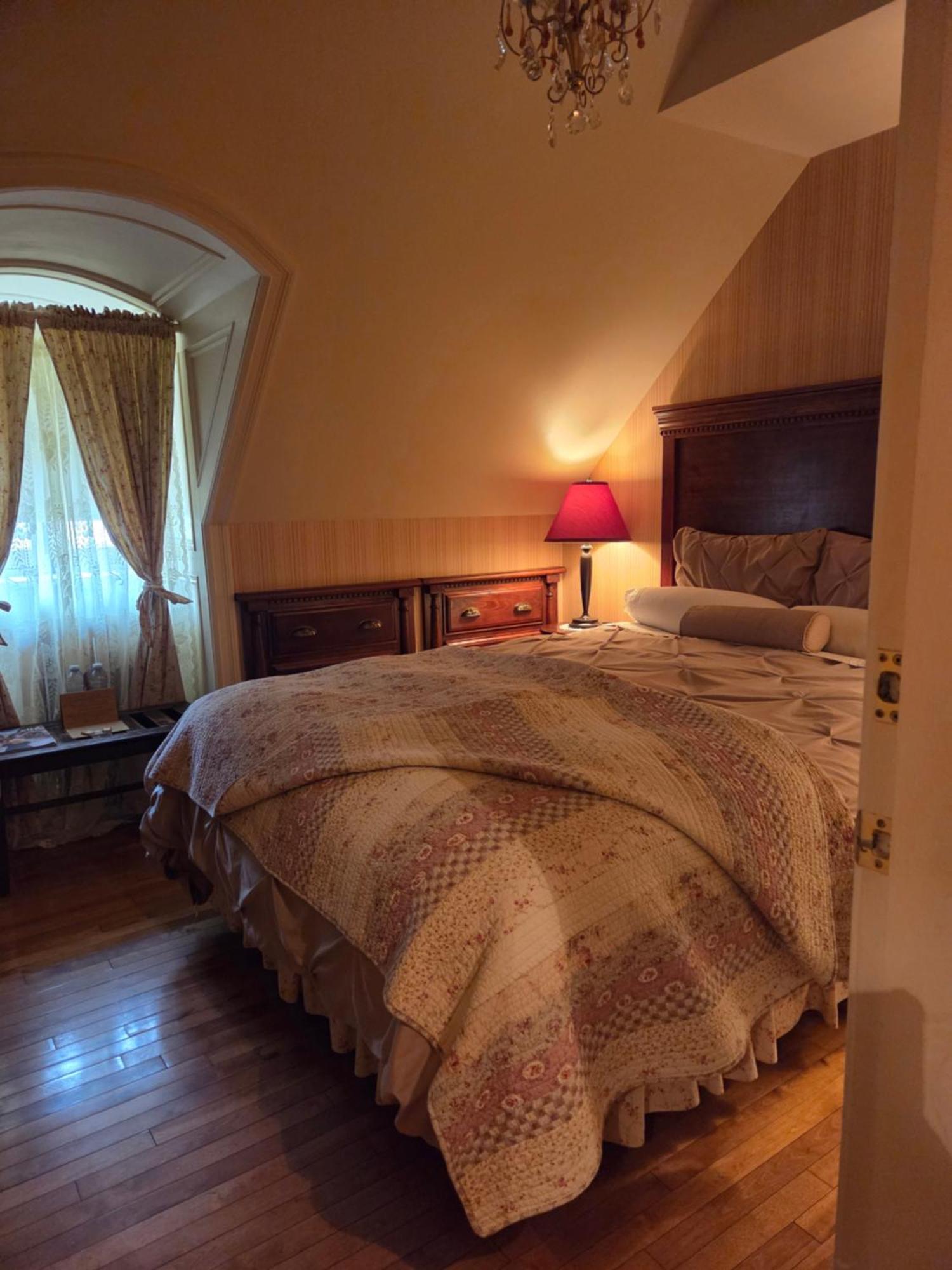 Standard Queen Room,1765402328:JPEG
