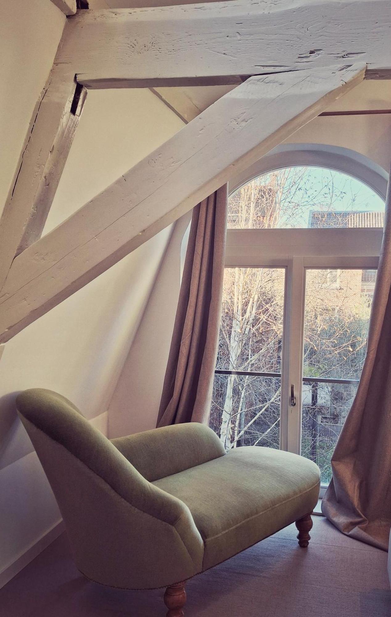 Zweibettzimmer mit Gartenblick