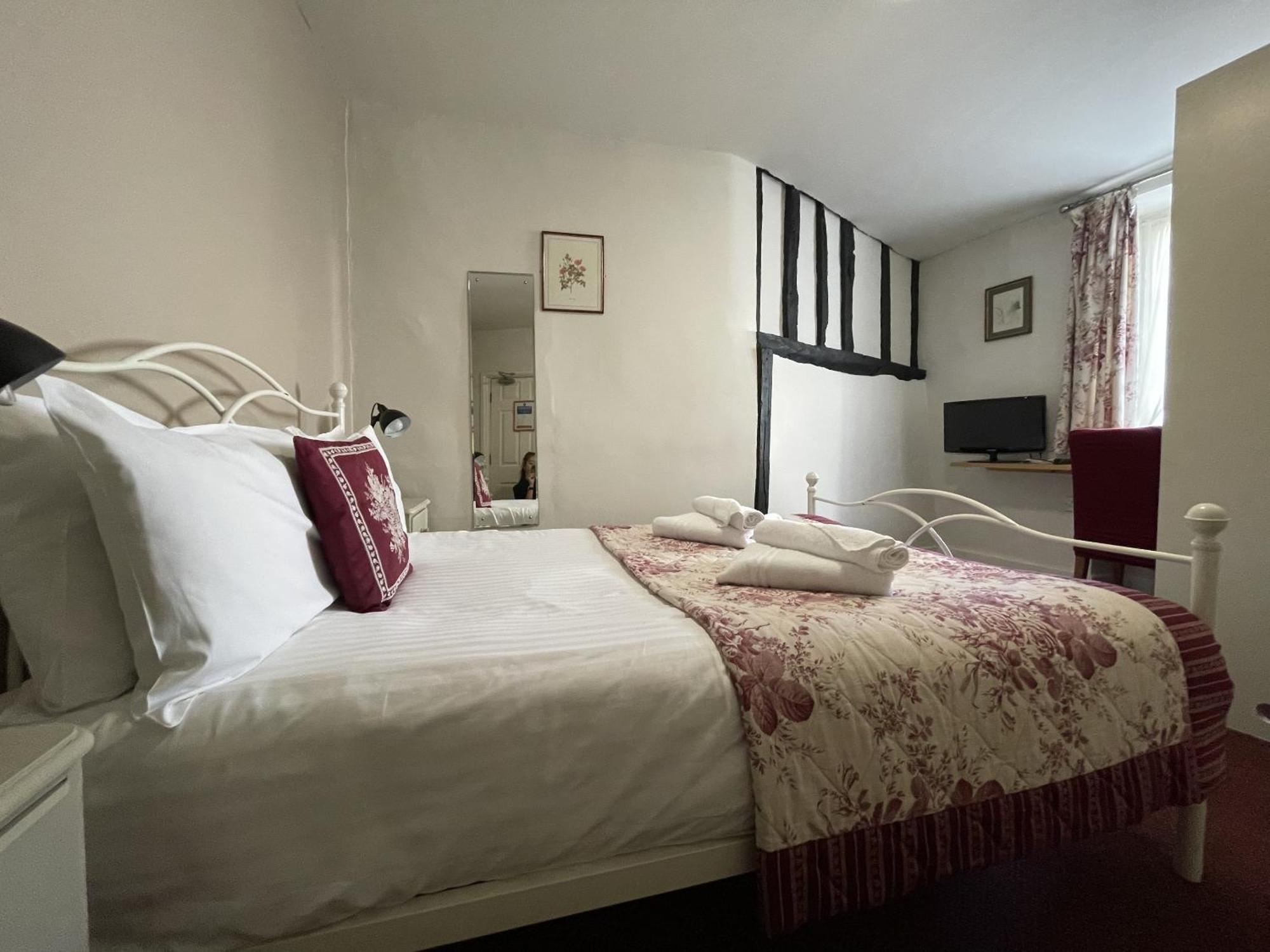 Double Room with Private Bathroom