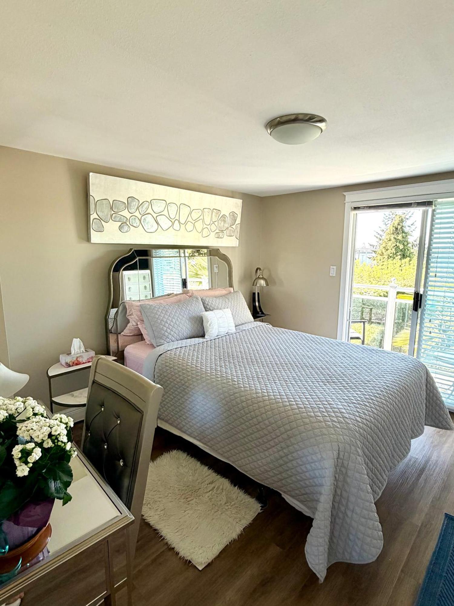 Deluxe Queen Room,1765214846:JPEG