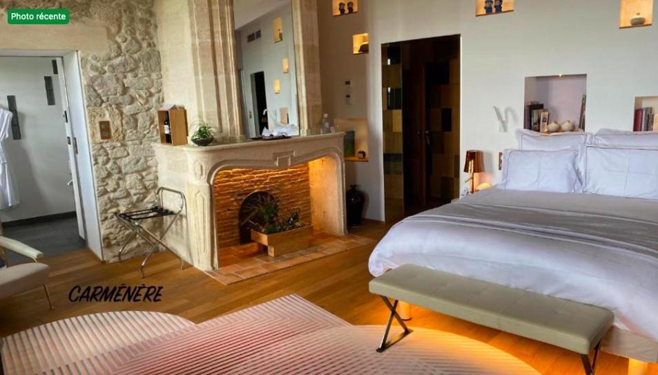 Deluxe Room (2 Adults + 1 Child)
