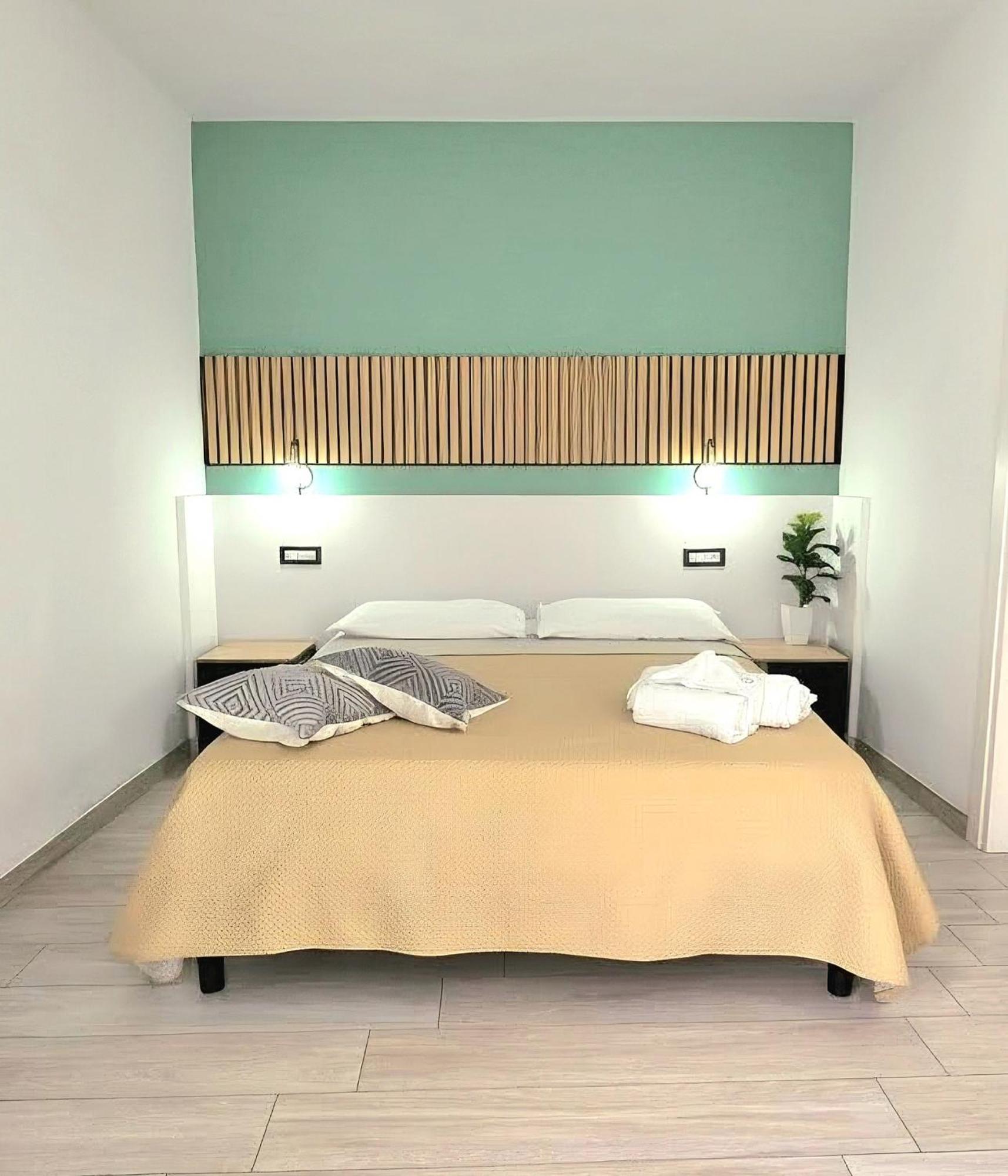 Comfort Triple Room Shower