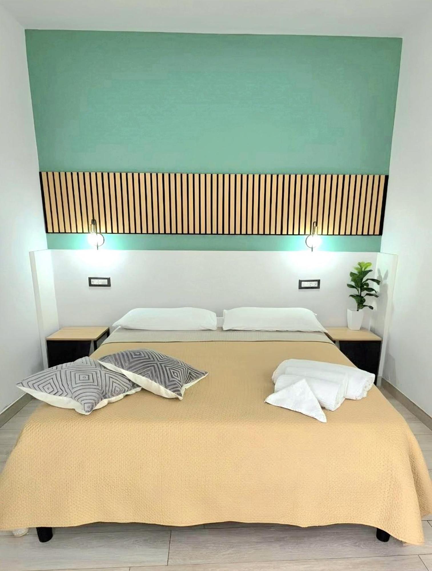 Comfort Triple Room Shower