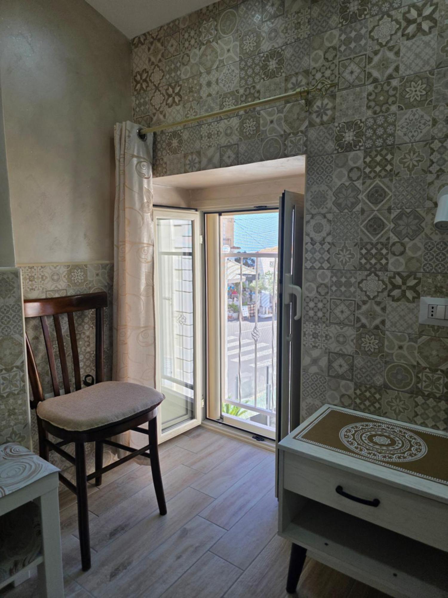Deluxe Double Room,1769899683:JPEG