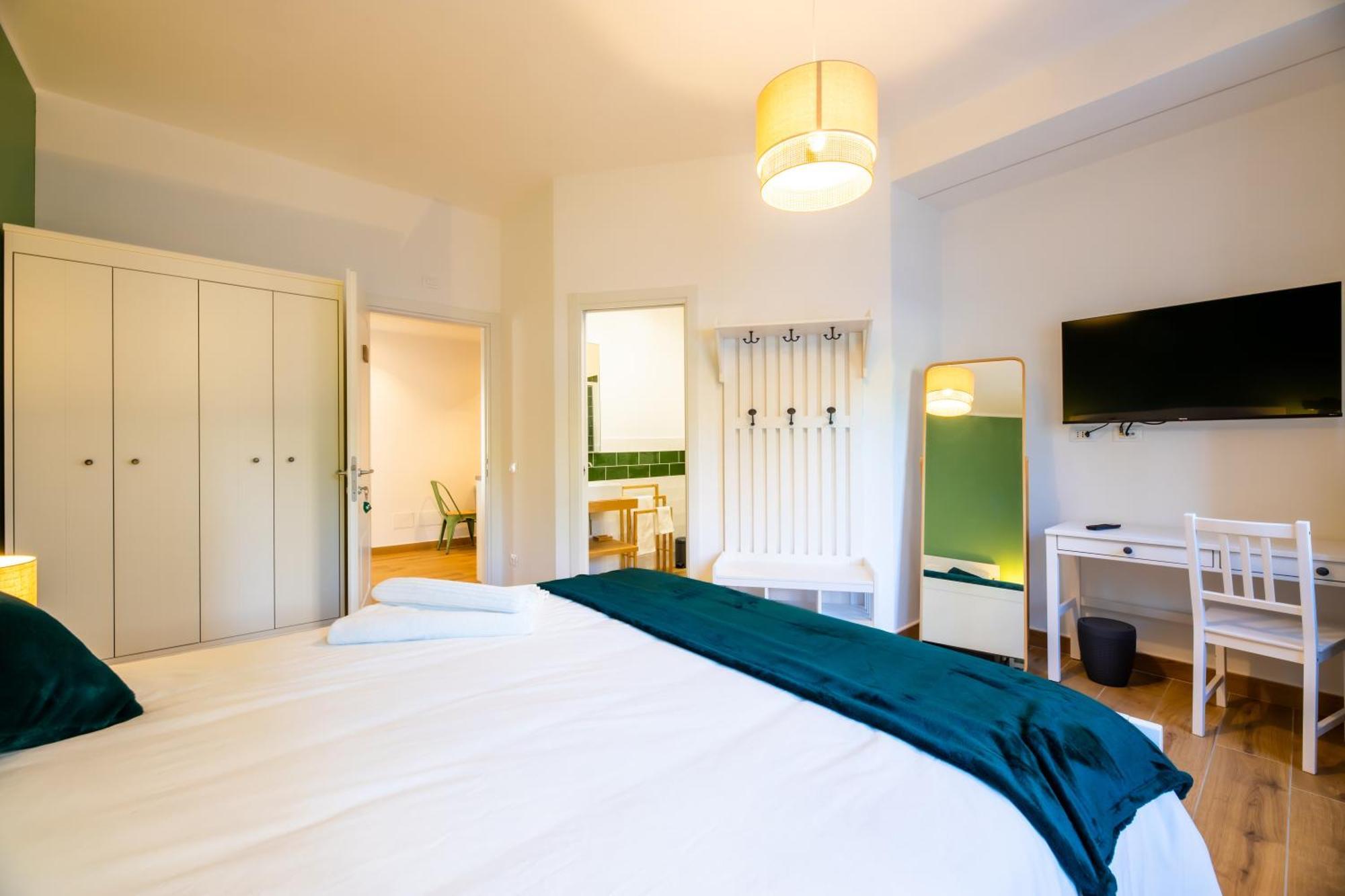 Double Room Private Bathroom