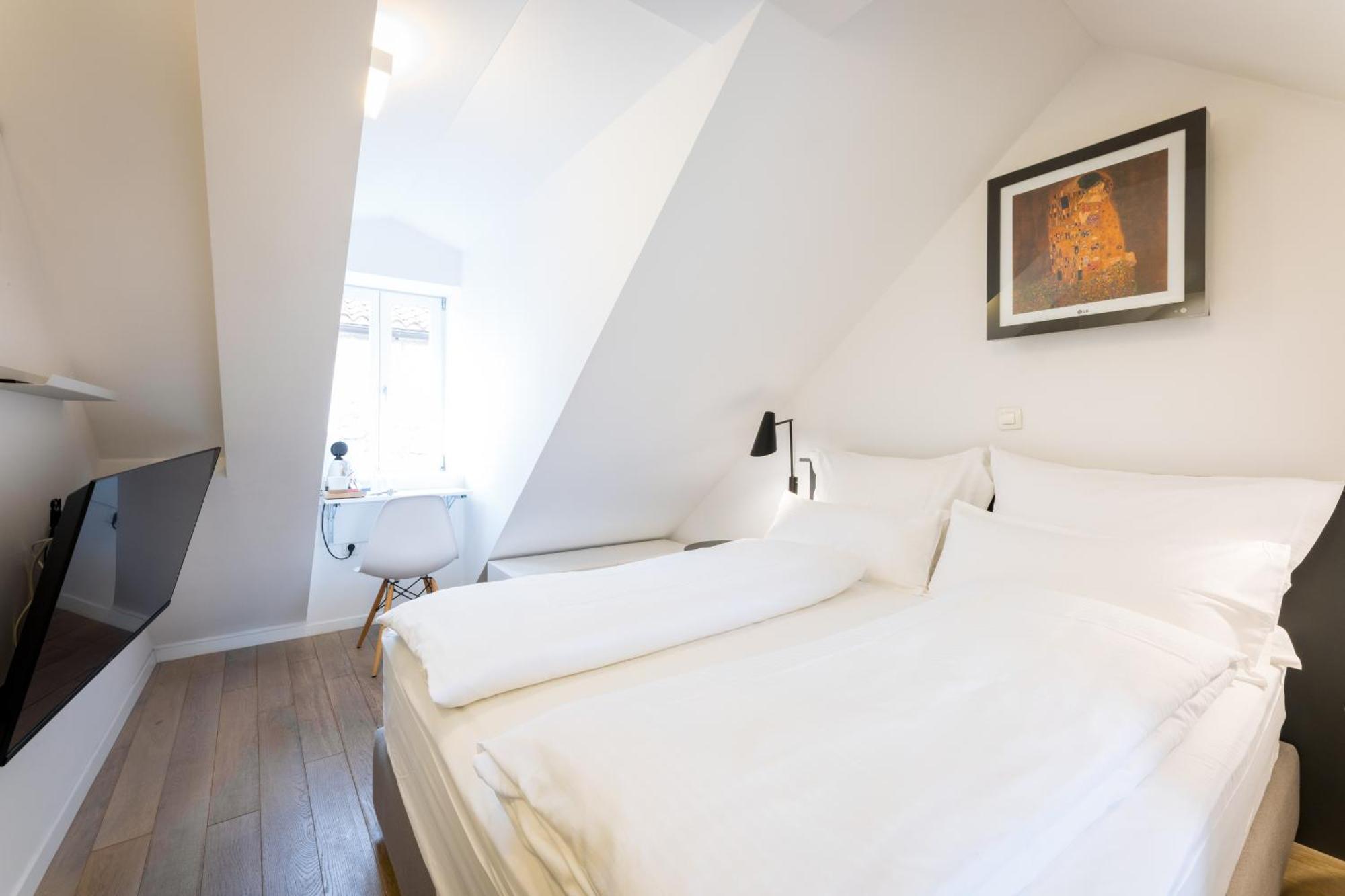 Double Room Attic,1770546181:JPEG