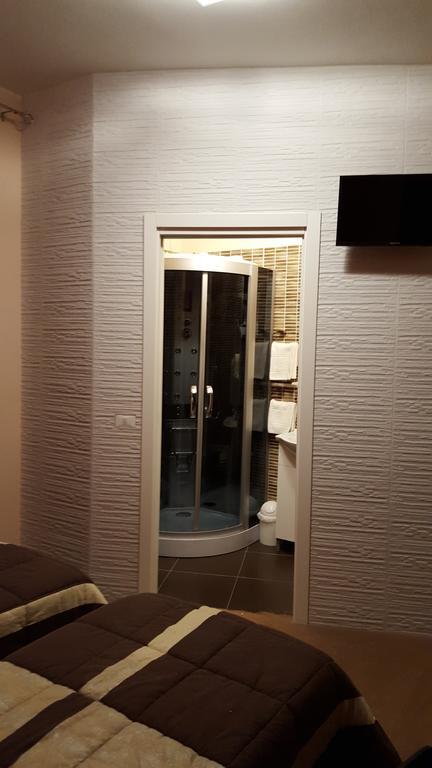 Camera Doppia con Letti Singoli con Bagno Privato