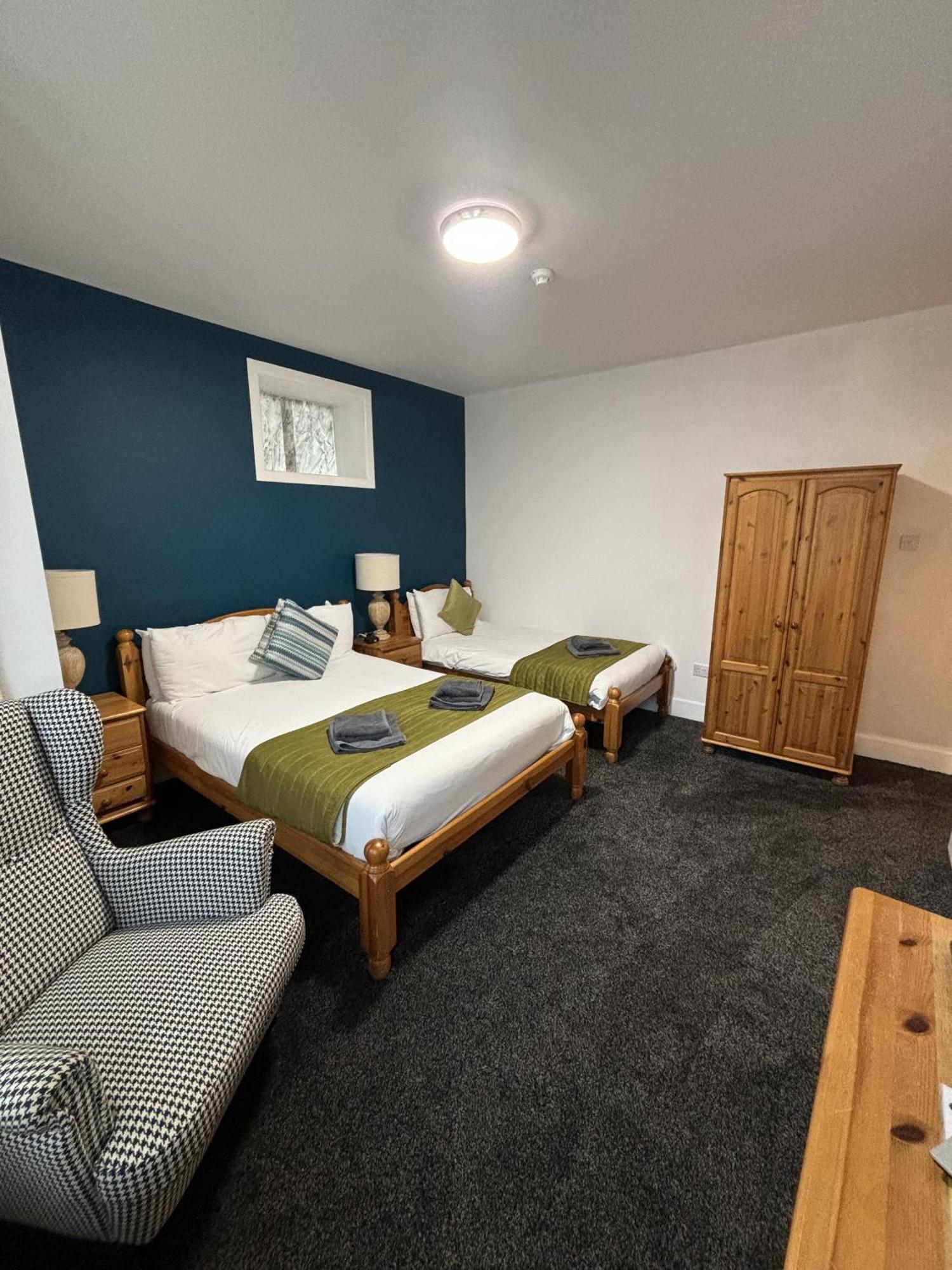 Chambre Triple avec Salle de Bains Privative