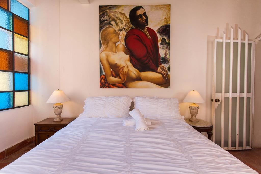 Estudio con cama extragrande