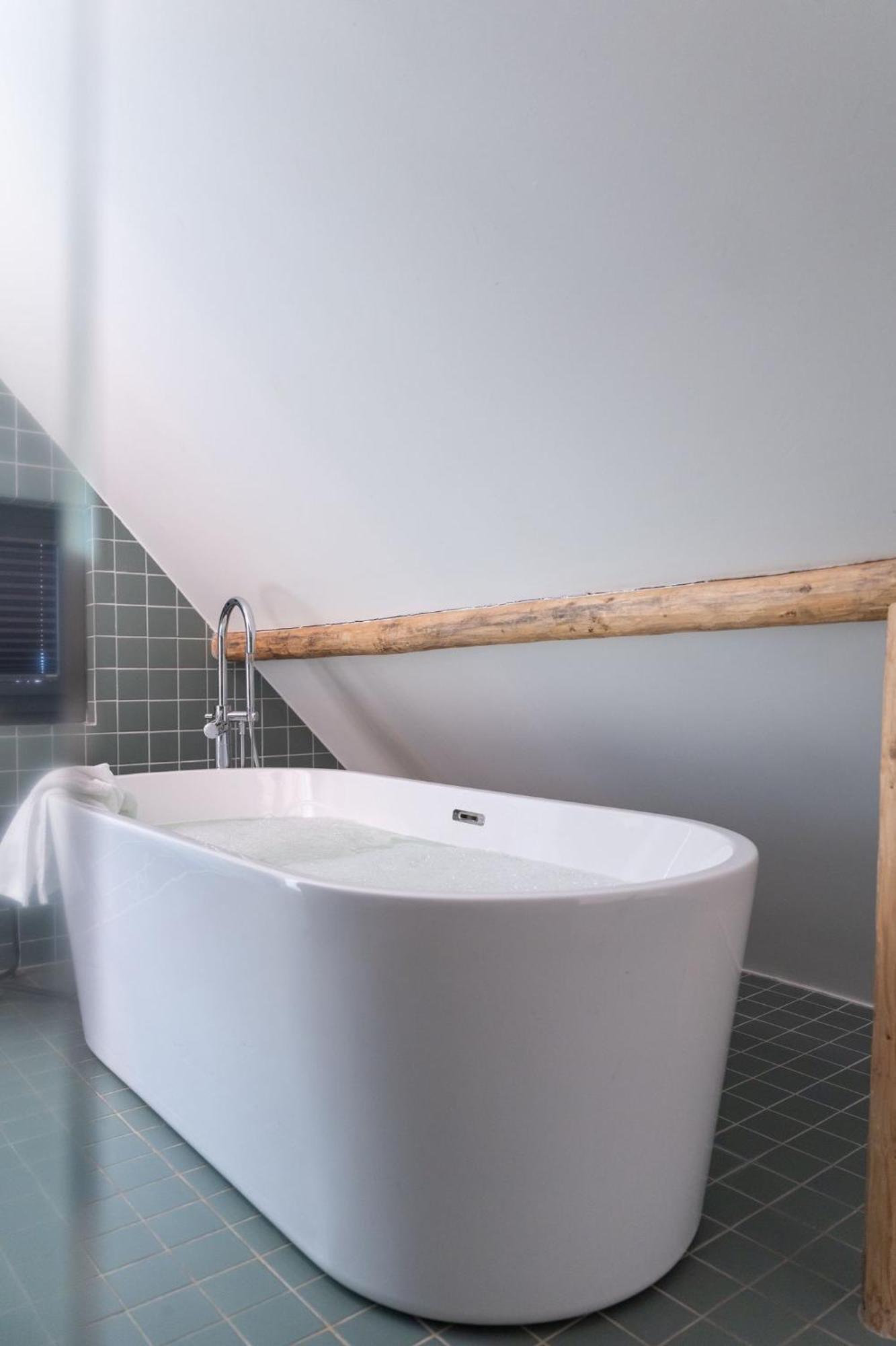 Twin Room Bathroom