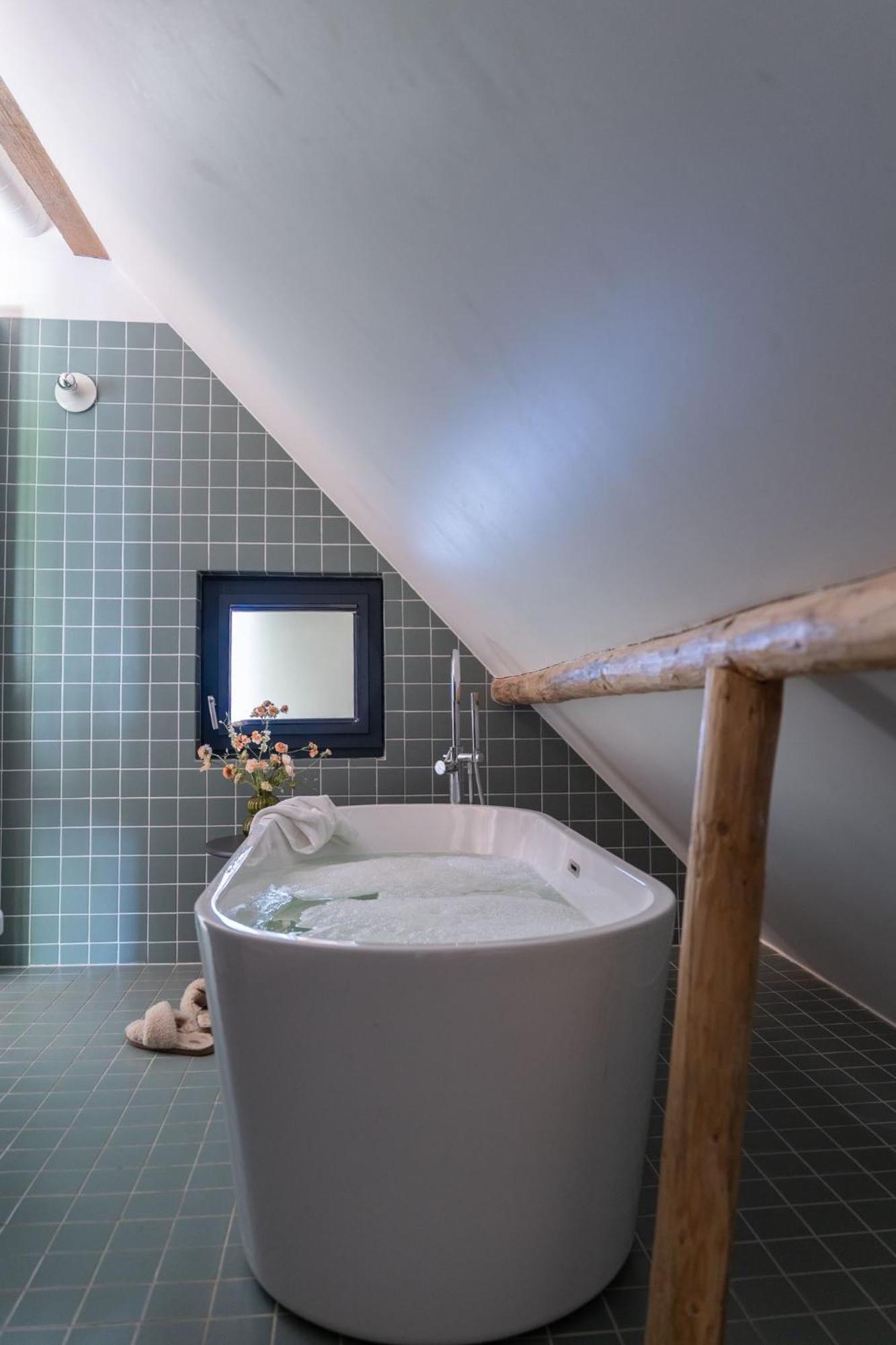 Twin Room Bathroom
