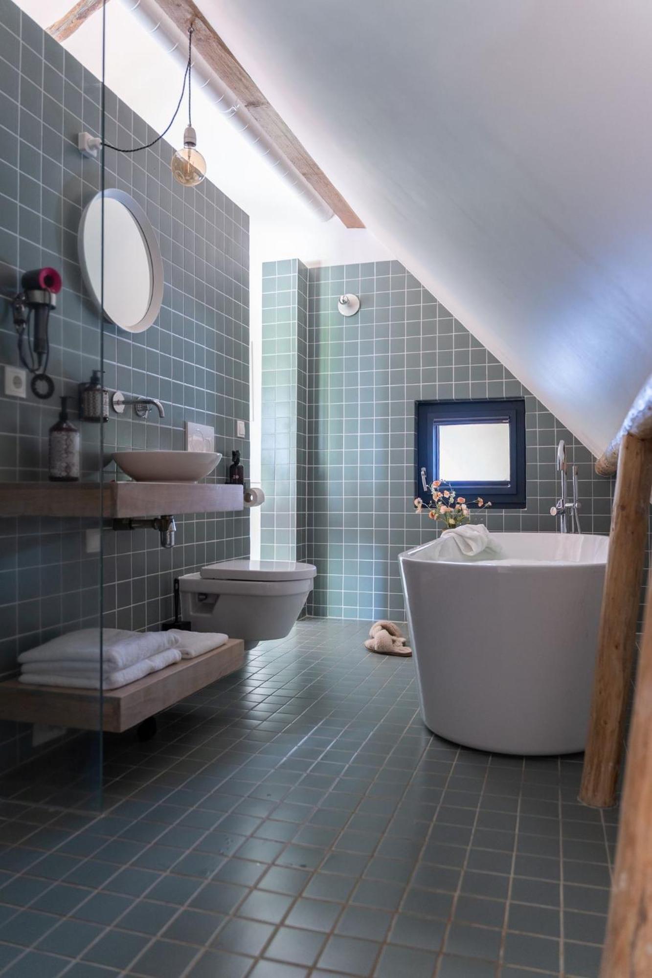 Twin Room Bathroom