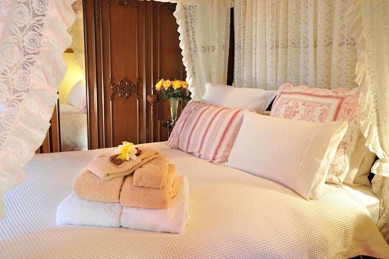 Queen Suite - Mary's,18661250:JPEG