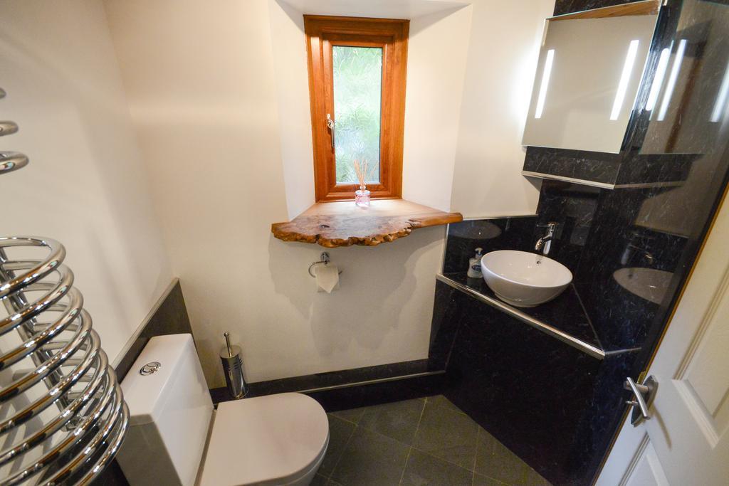 Standard Twin Room with Mountain View