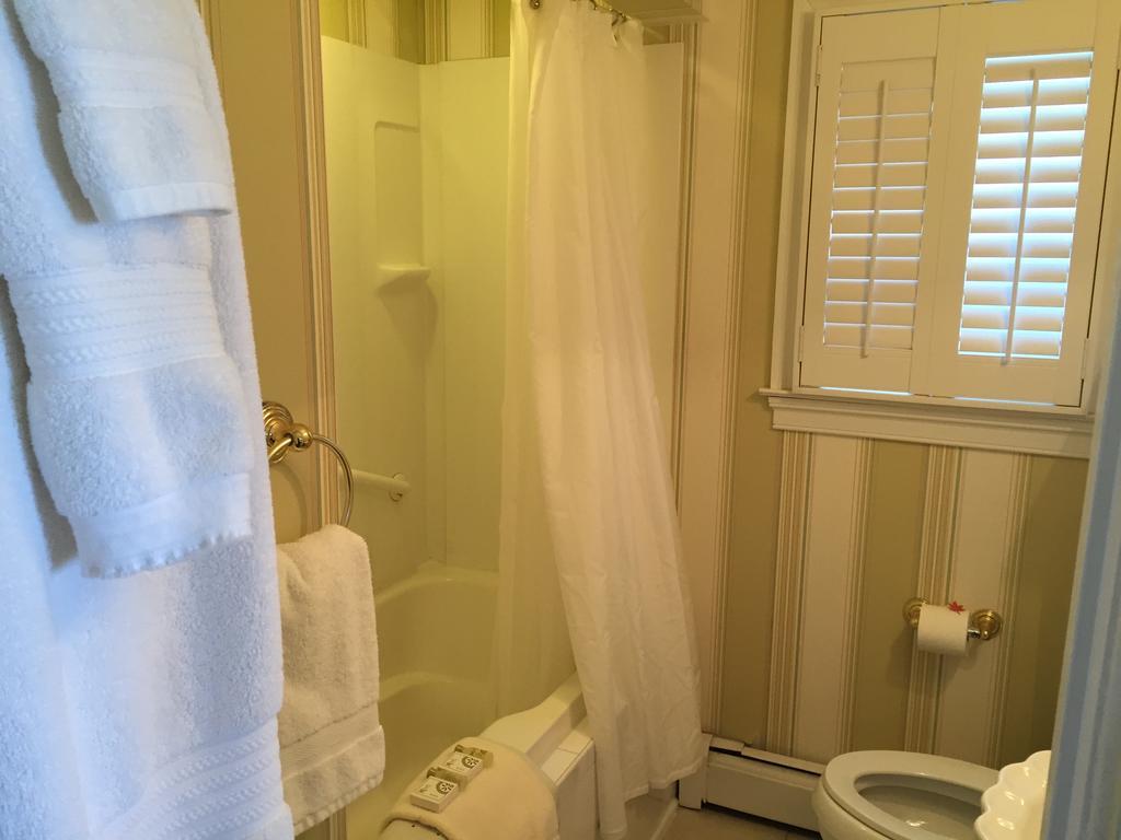 Veranda Room,209014984:JPEG