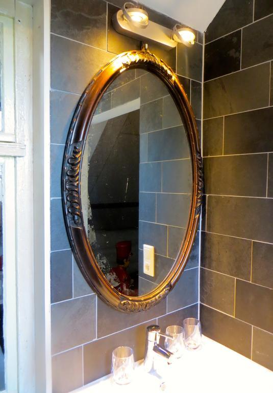 Double or Twin Room Private Bathroom
