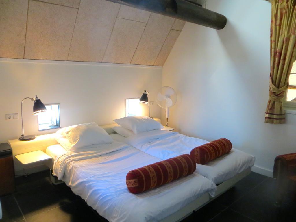 Double or Twin Room Private Bathroom