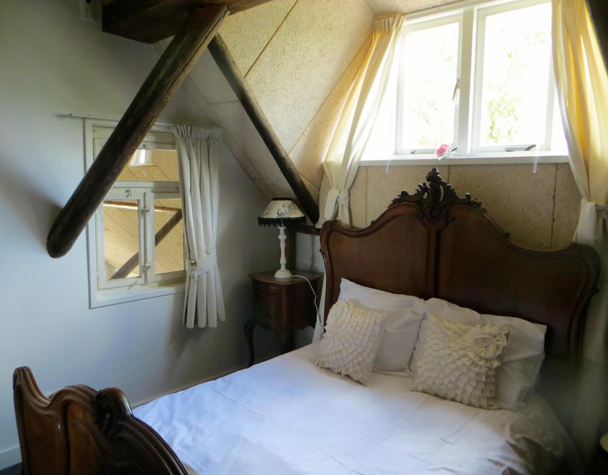 Double Room Private Bathroom