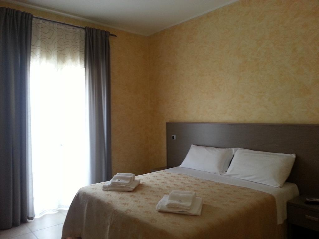 Double Room Private Bathroom,249434149:JPEG