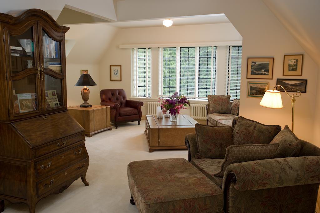 Deluxe King Suite