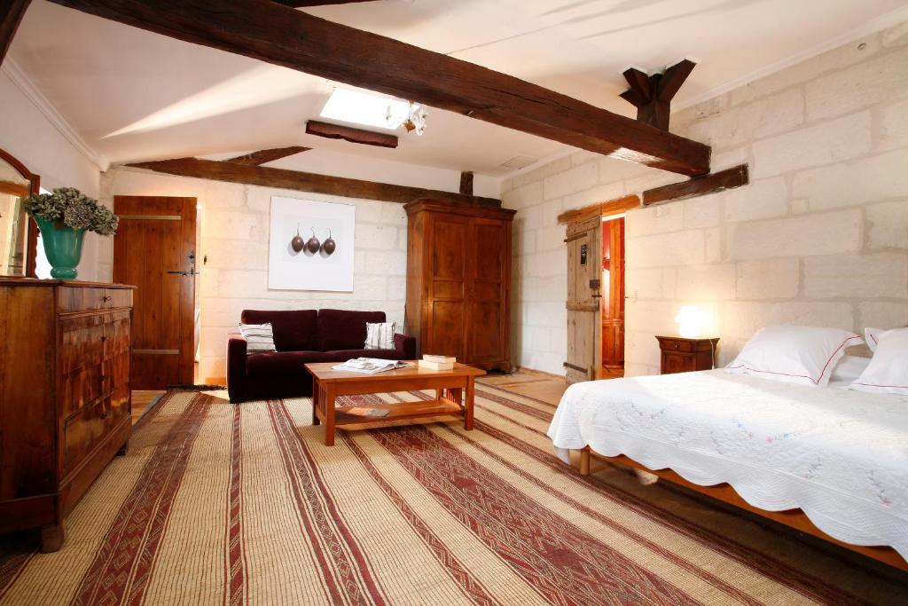 Quadruple Room with Shared Bathroom