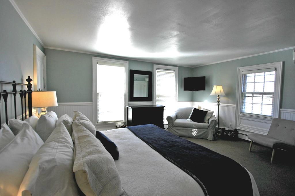 Large King Room