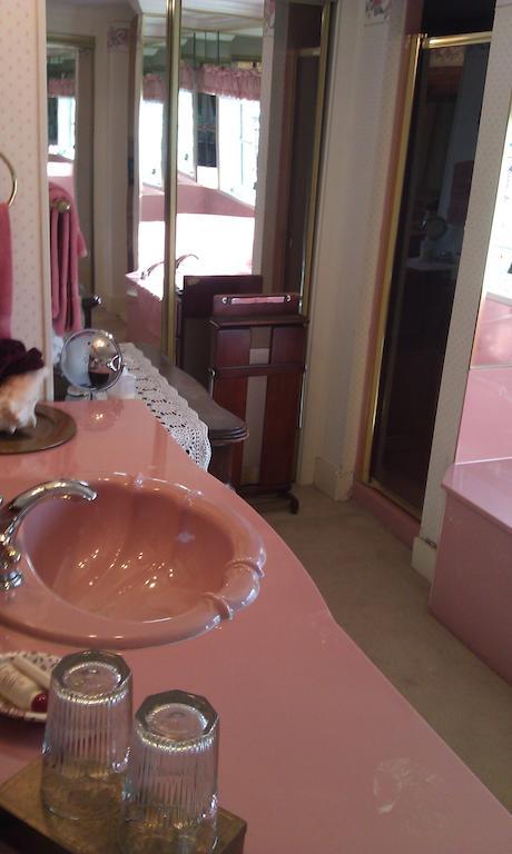 King Suite Spa Bath