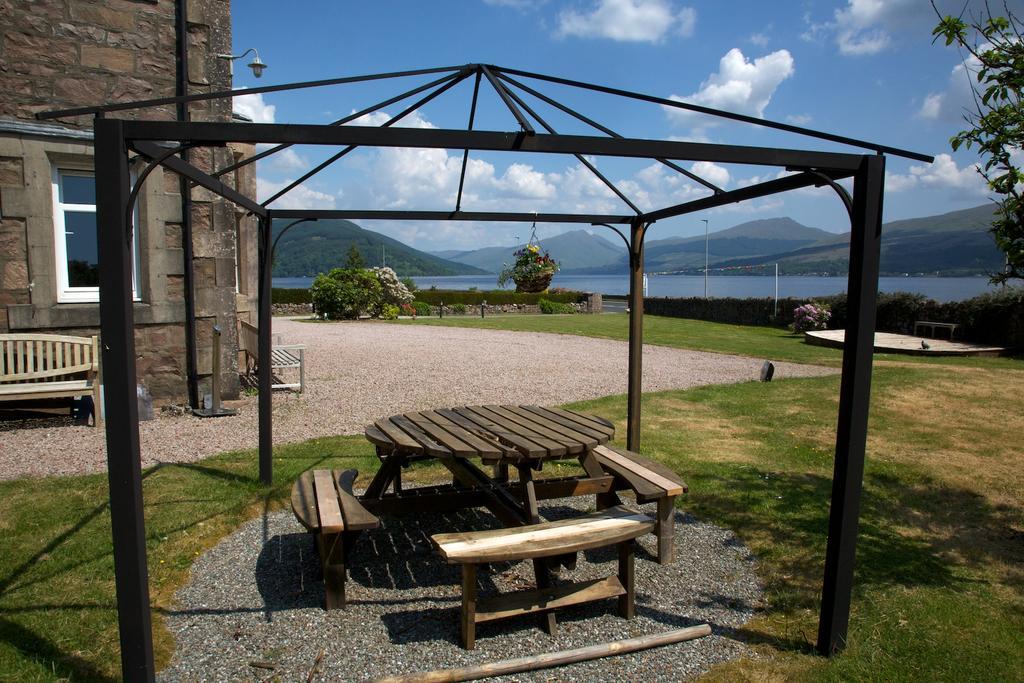 Six-Bedroom House,253857313:JPEG