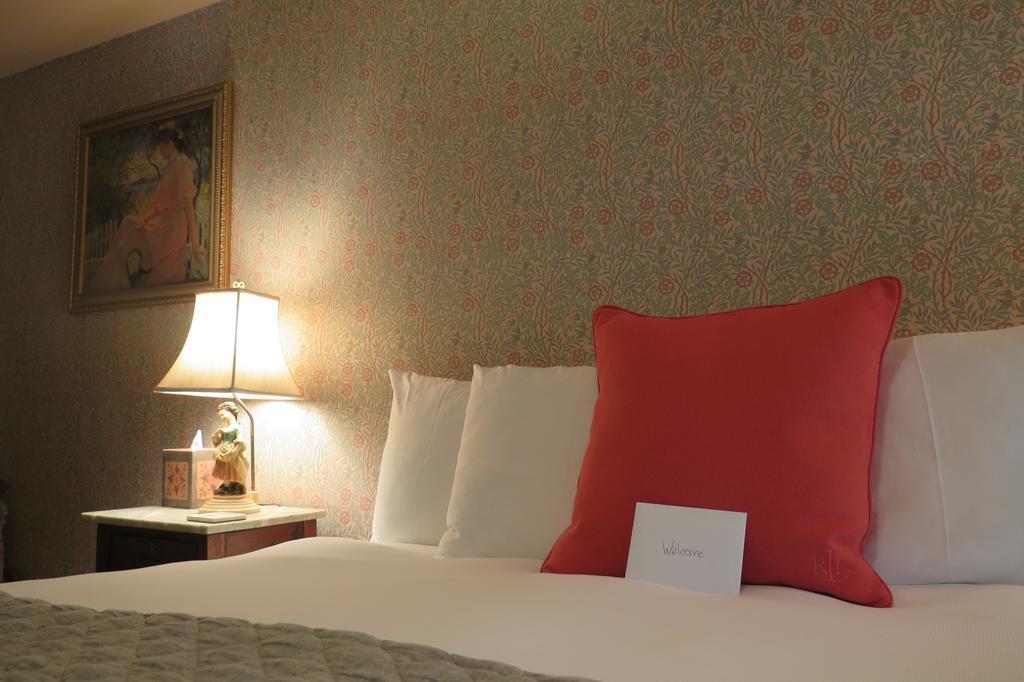 Deluxe Room,643890093:JPEG