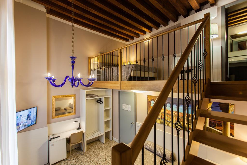 Junior Suite,705384937:JPEG